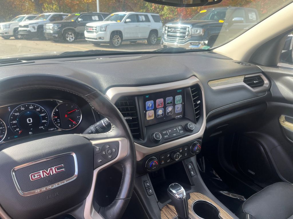 2019 GMC Acadia Denali 21