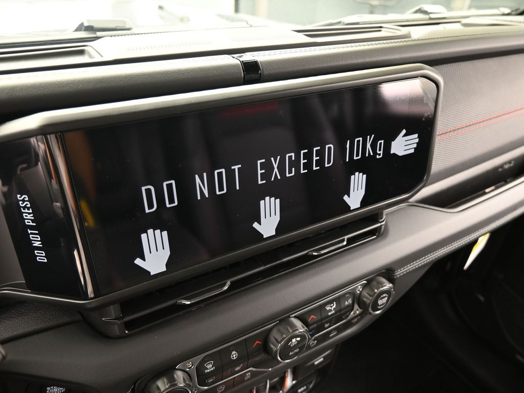 New 2026 Granite Crystal Metallic Clearcoat Jeep Rubicon image 19