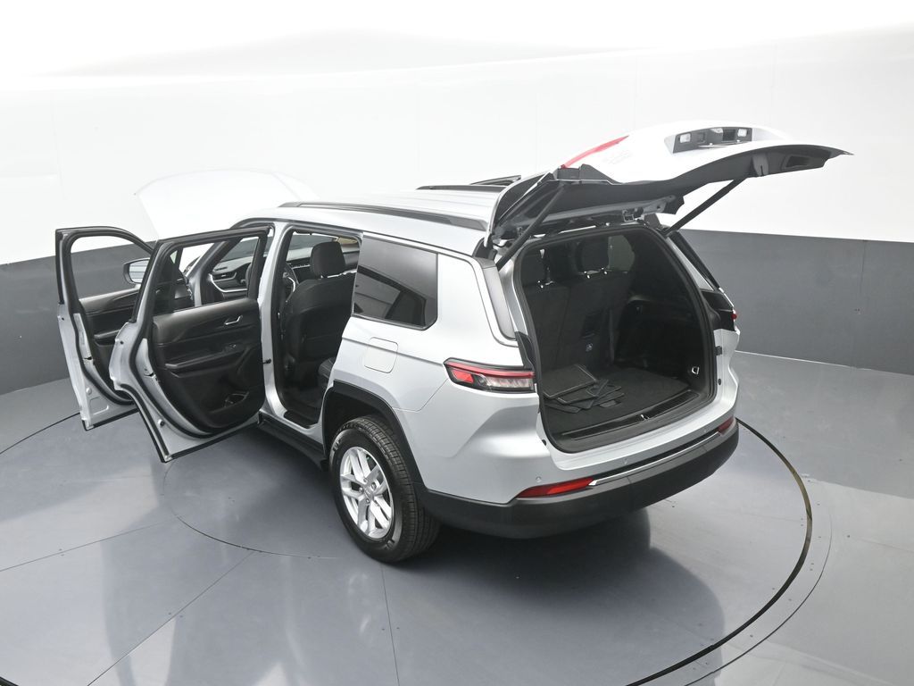 Used 2024 Silver Zynith Jeep Laredo image 68