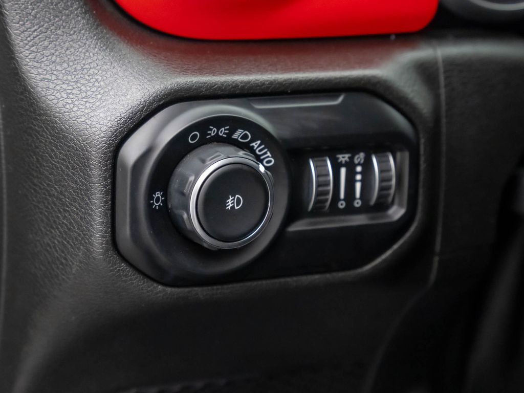 2020 Jeep Wrangler Unlimited Sahara photo