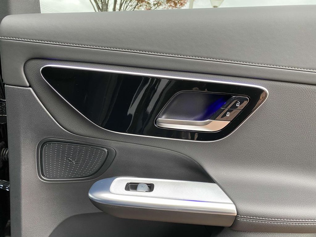 Thumbnail: 2025 Mercedes-Benz GLC - 14