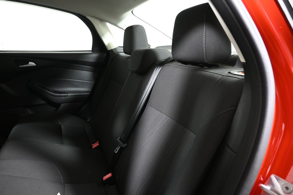 Thumbnail: 2015 Ford Focus - 4