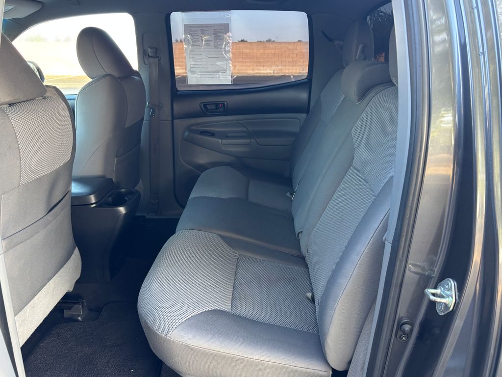 Thumbnail: 2014 Toyota Tacoma - 21