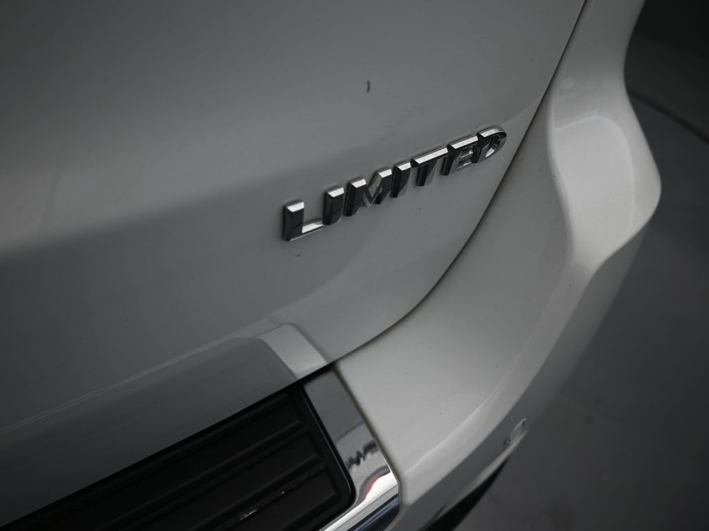 Used 2021 Bright White Clearcoat Jeep Limited image 39