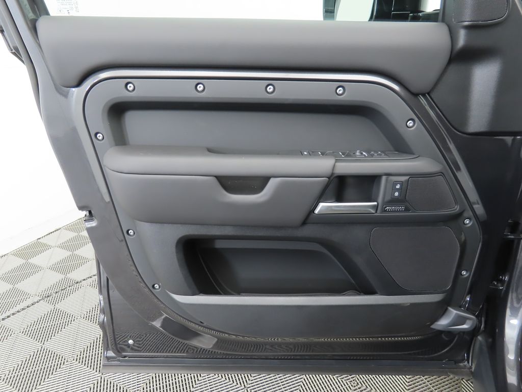 Thumbnail: 2025 Land Rover Defender - 24