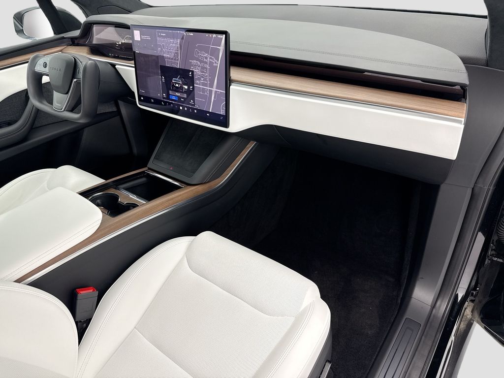 Thumbnail: 2023 Tesla Model X - 16