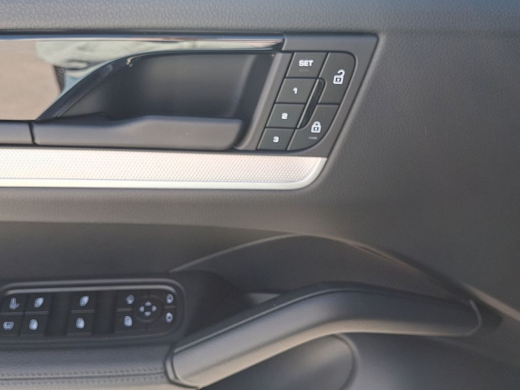 Thumbnail: 2025 Porsche Cayenne - 14