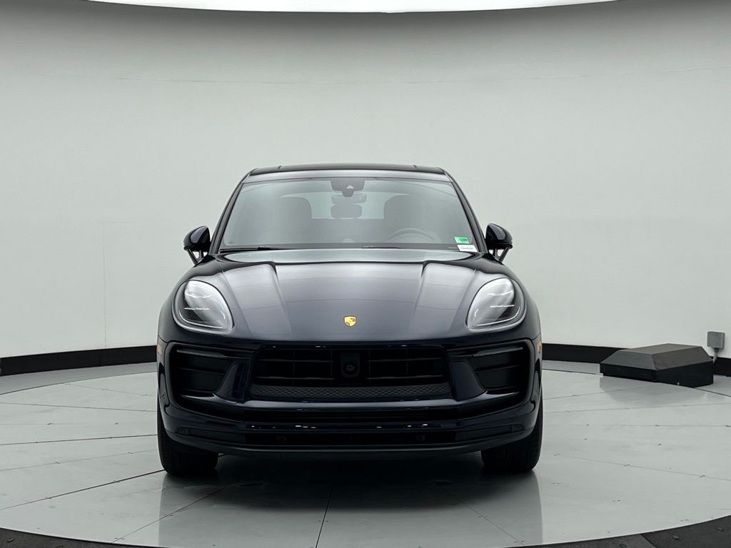 Thumbnail: 2023 Porsche Macan - 6
