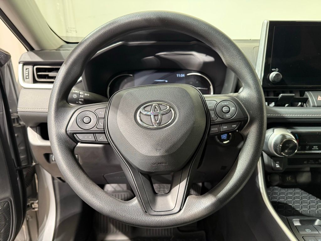 Thumbnail: 2025 Toyota RAV4 - 22