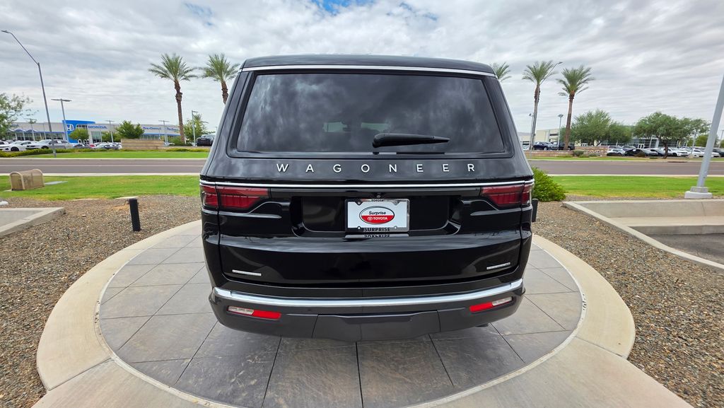 Thumbnail: 2022 Jeep Wagoneer - 6