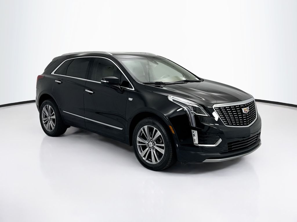 Thumbnail: 2024 Cadillac XT5 - 3