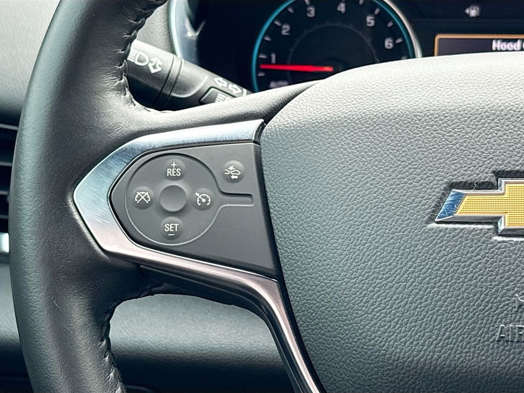 Thumbnail: 2022 Chevrolet Traverse - 11