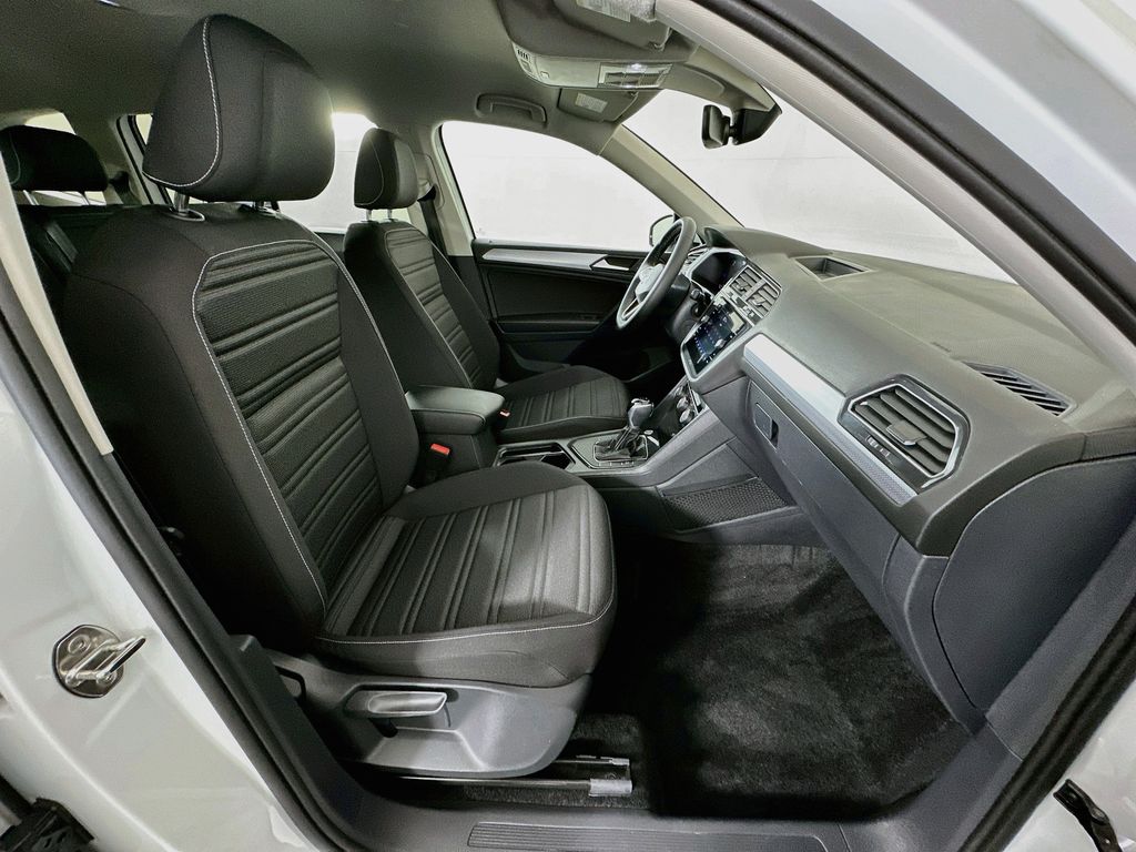 Thumbnail: 2024 Volkswagen Tiguan - 27