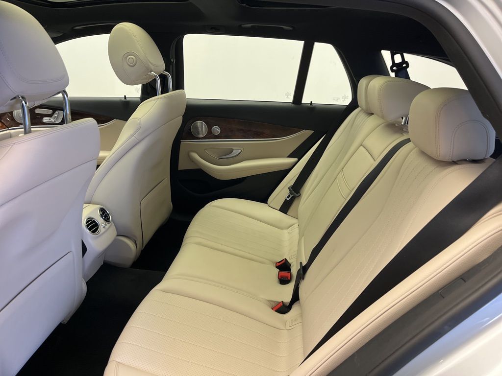 Thumbnail: 2019 Mercedes-Benz E-Class - 25