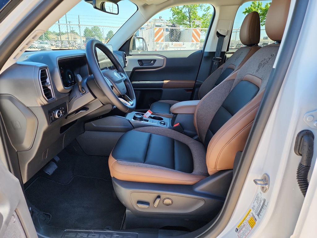 2025 Ford Bronco Sport Outer Banks photo