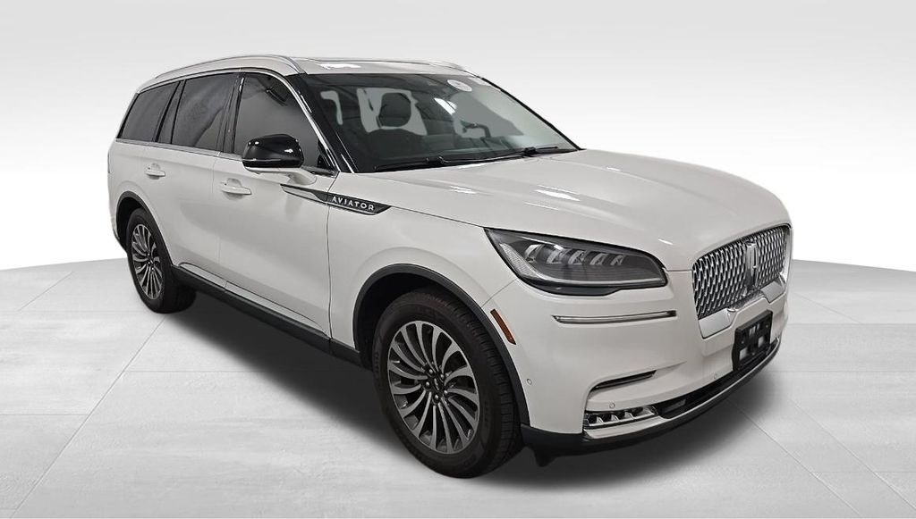 Used 2020 White Lincoln Reserve image 3