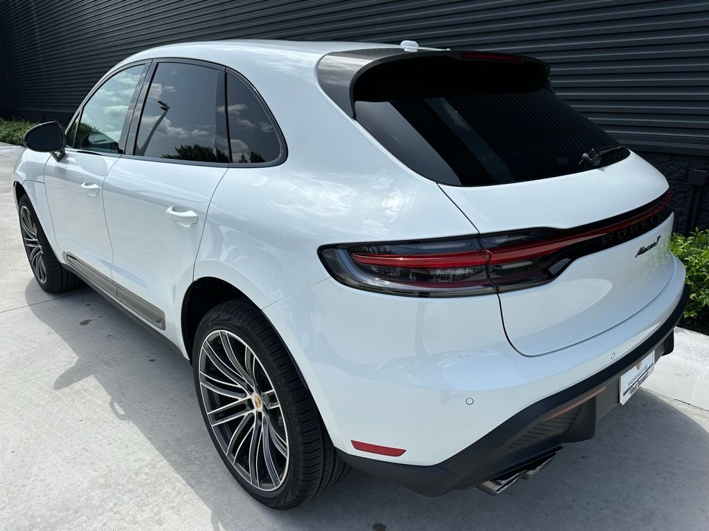 Thumbnail: 2025 Porsche Macan - 3