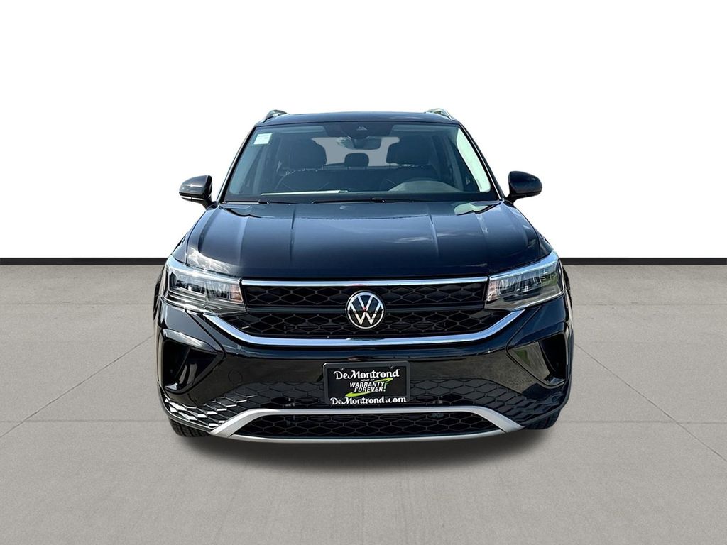 New 2024 Black Pearl Volkswagen 1.5T SE image 2