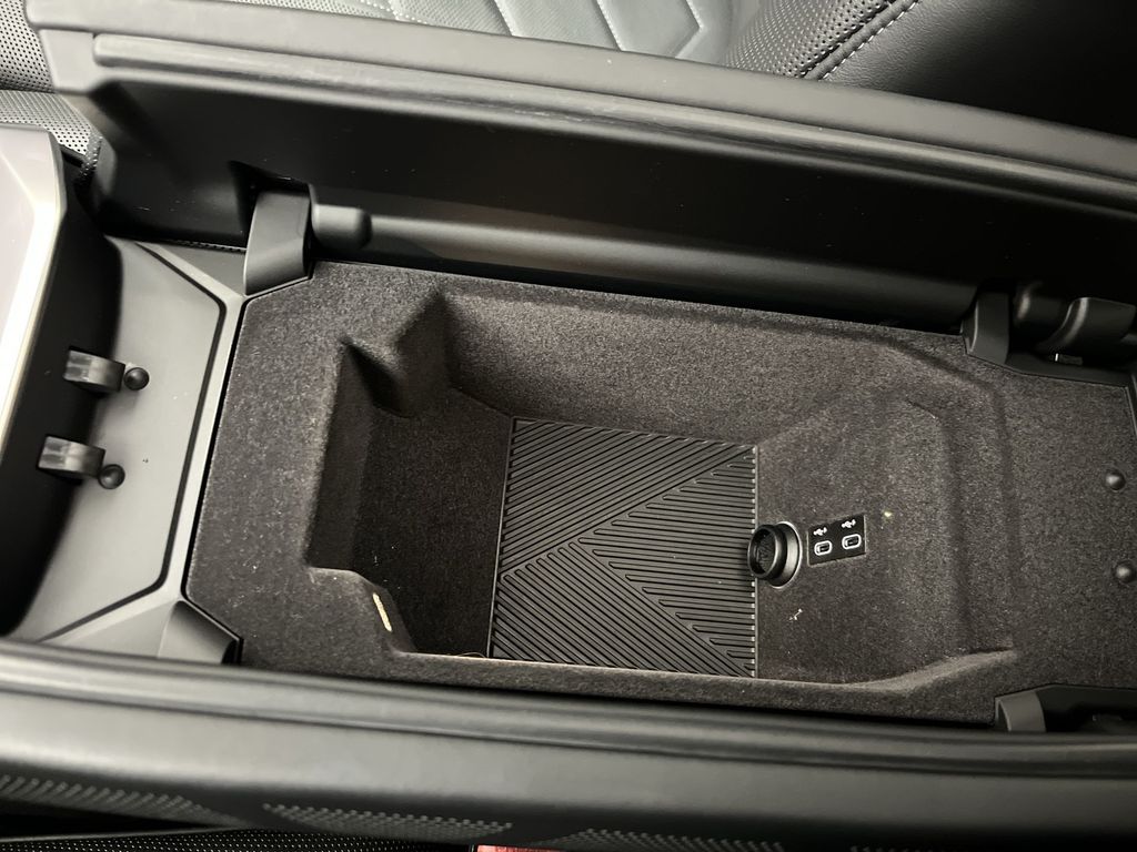 Thumbnail: 2023 BMW 7 Series - 21