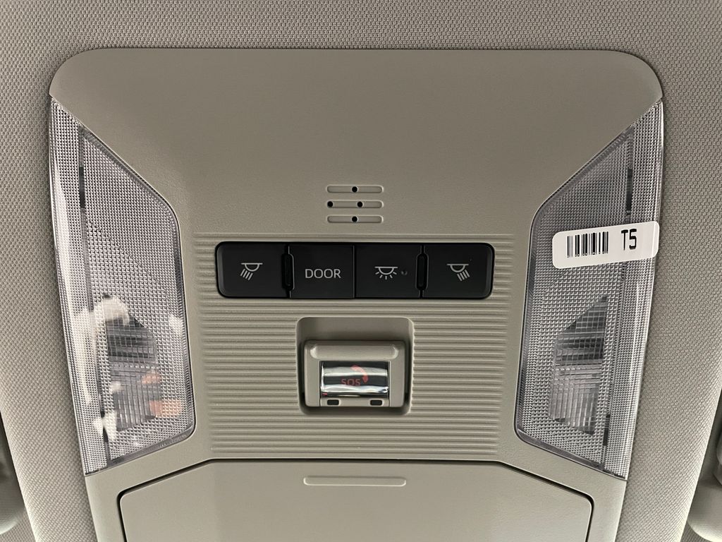 2024 Toyota RAV4 XLE 31