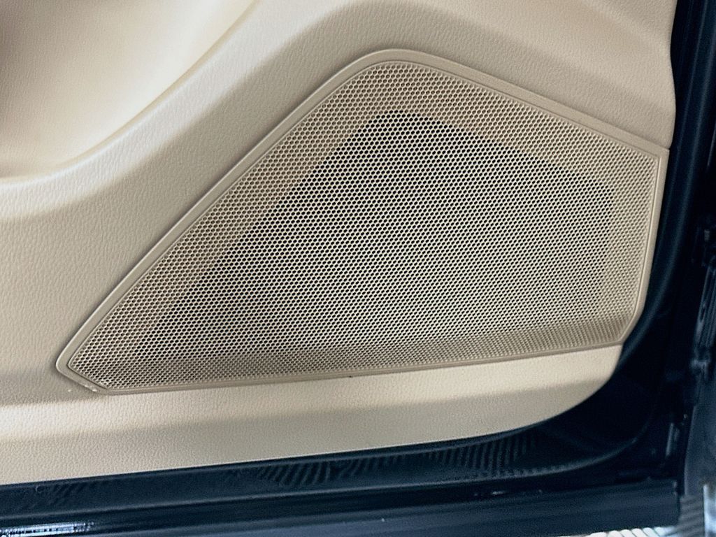 Thumbnail: 2019 Porsche Cayenne - 19