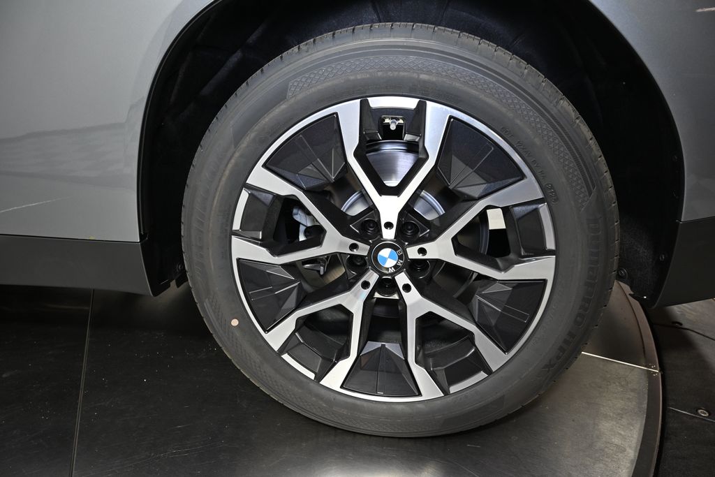 Thumbnail: 2026 BMW X3 - 12