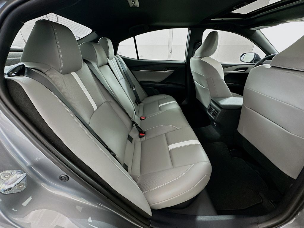 Thumbnail: 2025 Toyota Camry - 28