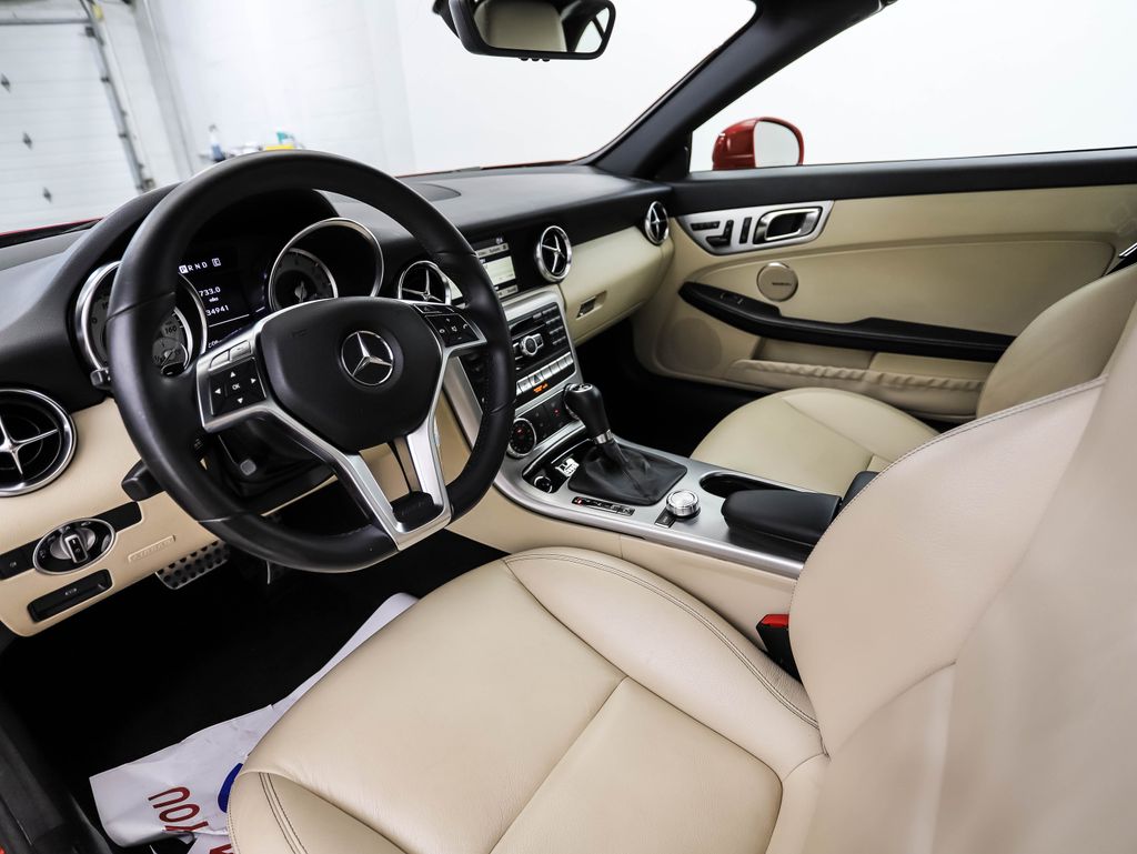 Thumbnail: 2012 Mercedes-Benz SLK - 10