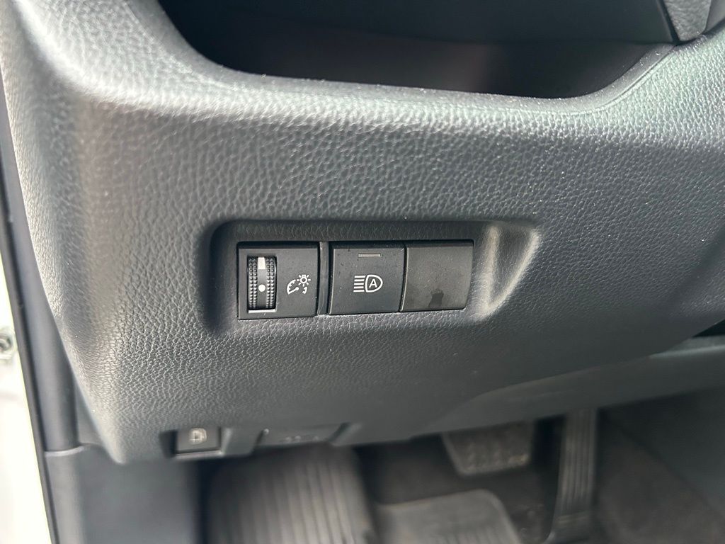 Thumbnail: 2023 Toyota RAV4 - 18