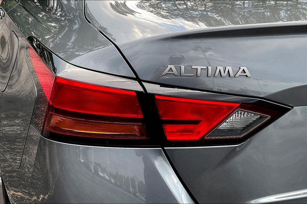 Used 2024 Nissan Altima Sedan