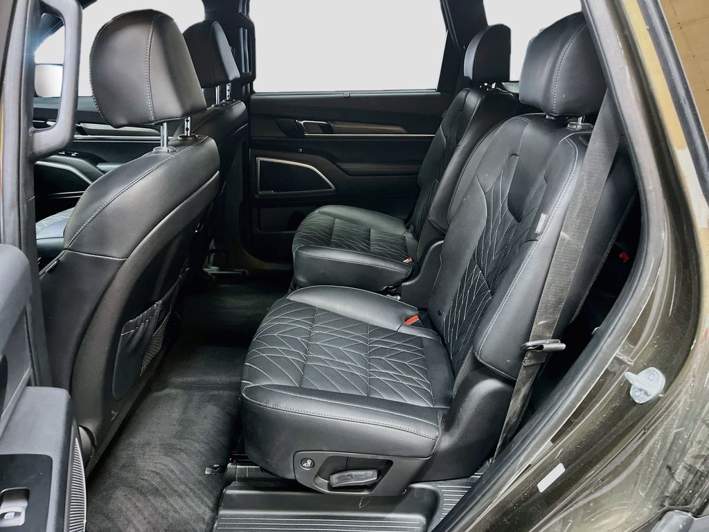 Used 2024 Green Kia EX X-Line image 25