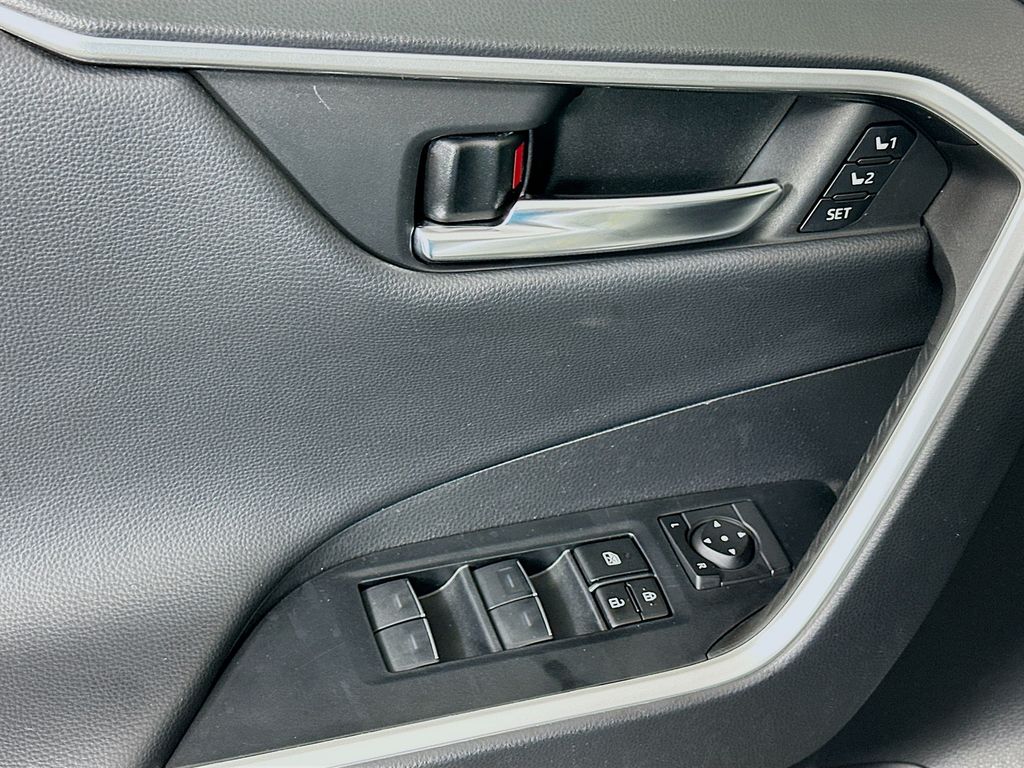 Thumbnail: 2024 Toyota RAV4 - 18