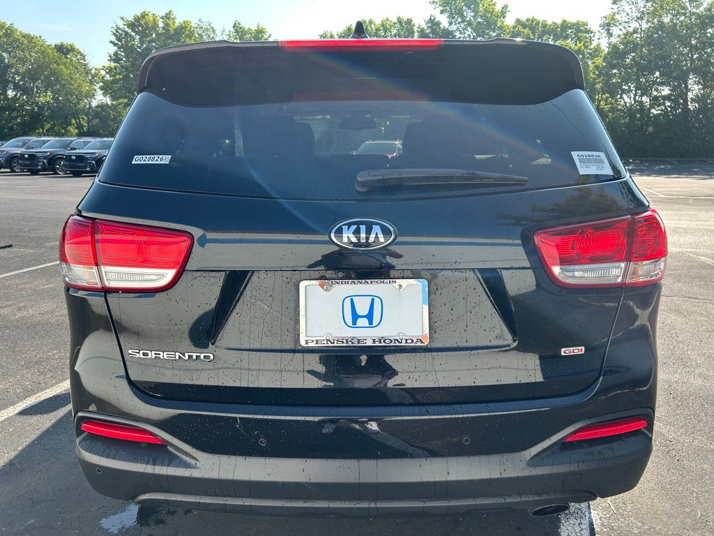 Thumbnail: 2016 Kia Sorento - 4
