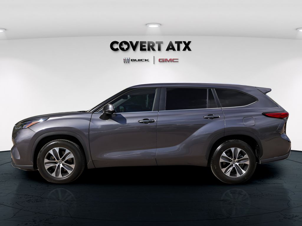 Used Car 2023 Toyota Highlander  Xle For Sale Under $35,000 In Austin, Texas