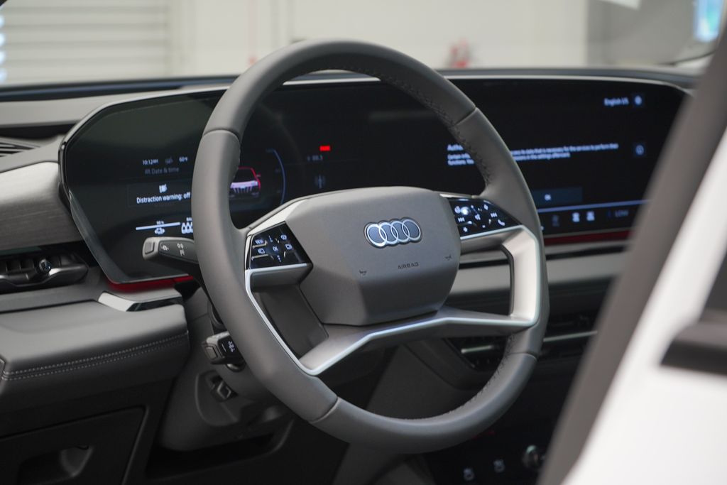 2025 Audi Q6 e-tron Premium 8
