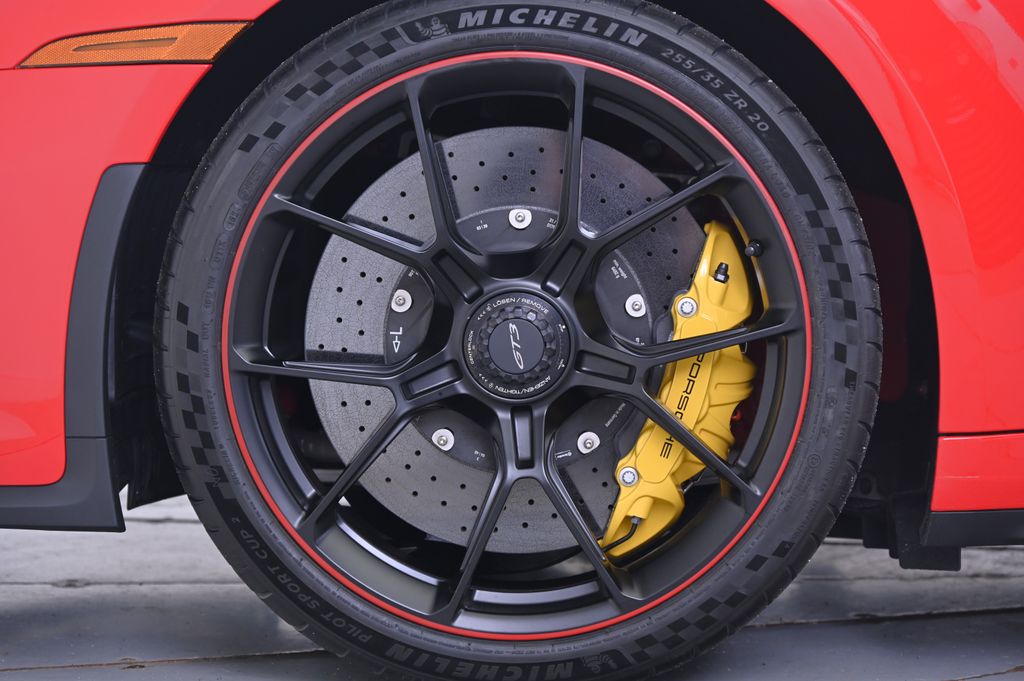 Thumbnail: 2022 Porsche 911 - 18