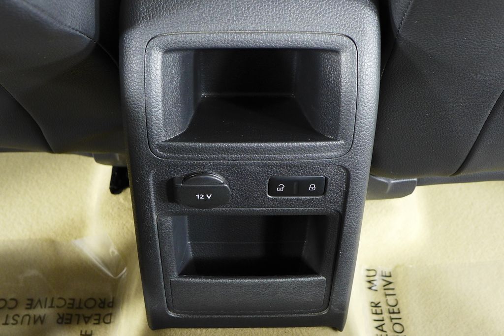 Thumbnail: 2013 Volkswagen Jetta - 24