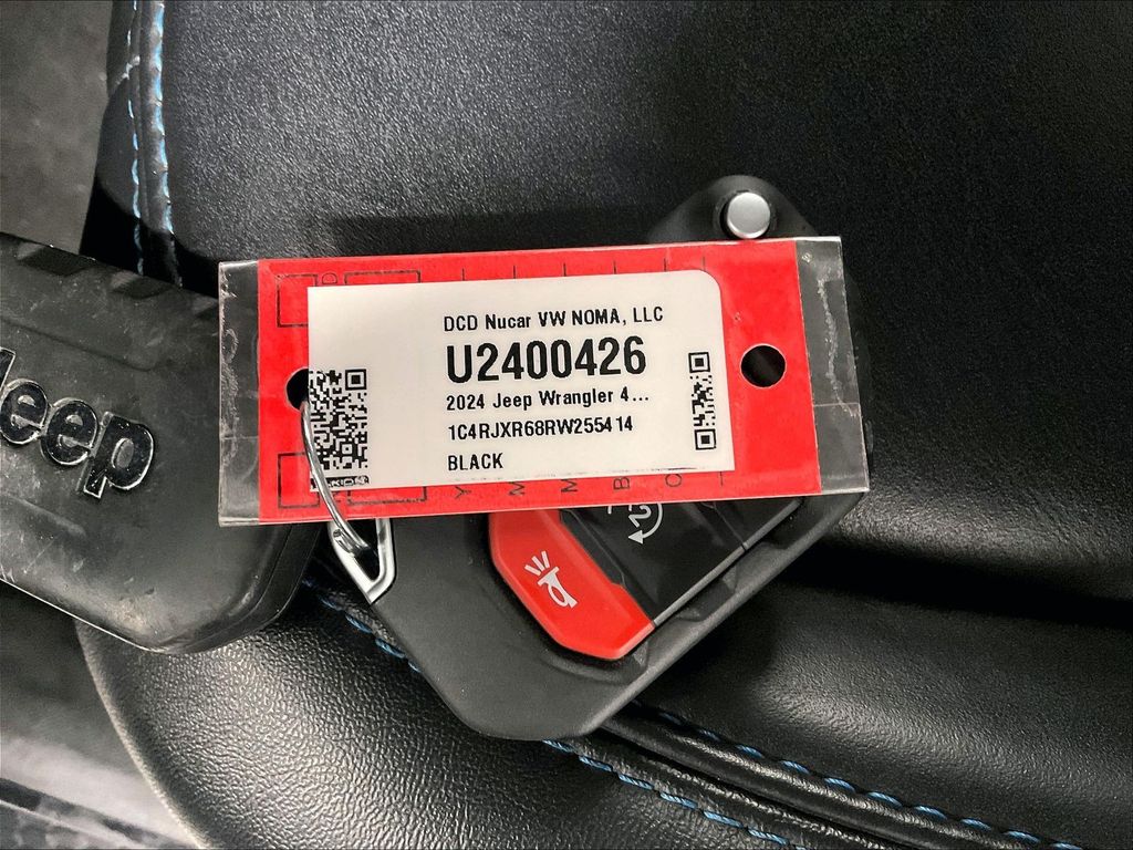 2024 Jeep Wrangler — photo 31