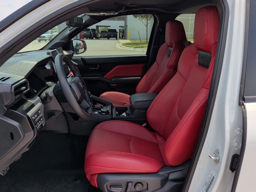2024 Toyota Tacoma Hybrid TRD Pro - 11