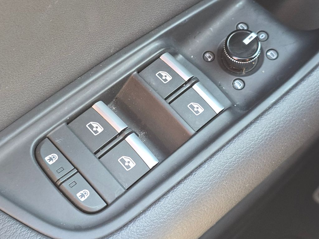 Used 2021  Audi 55 Premium Plus image 27