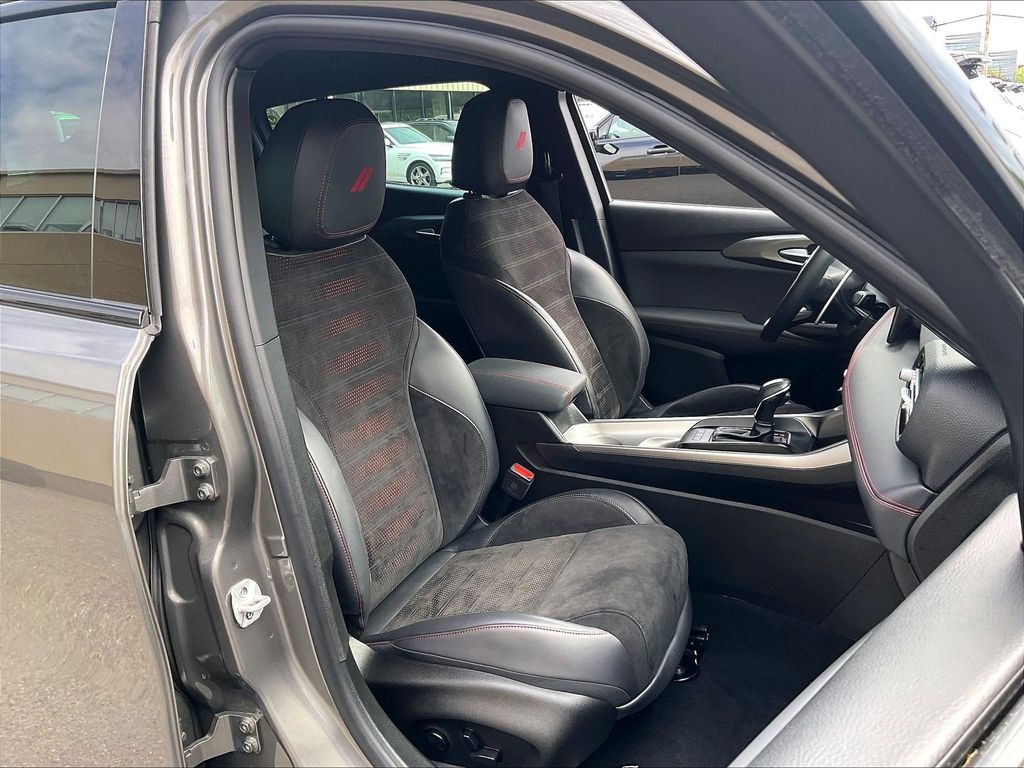 2024 Dodge Hornet — photo 11