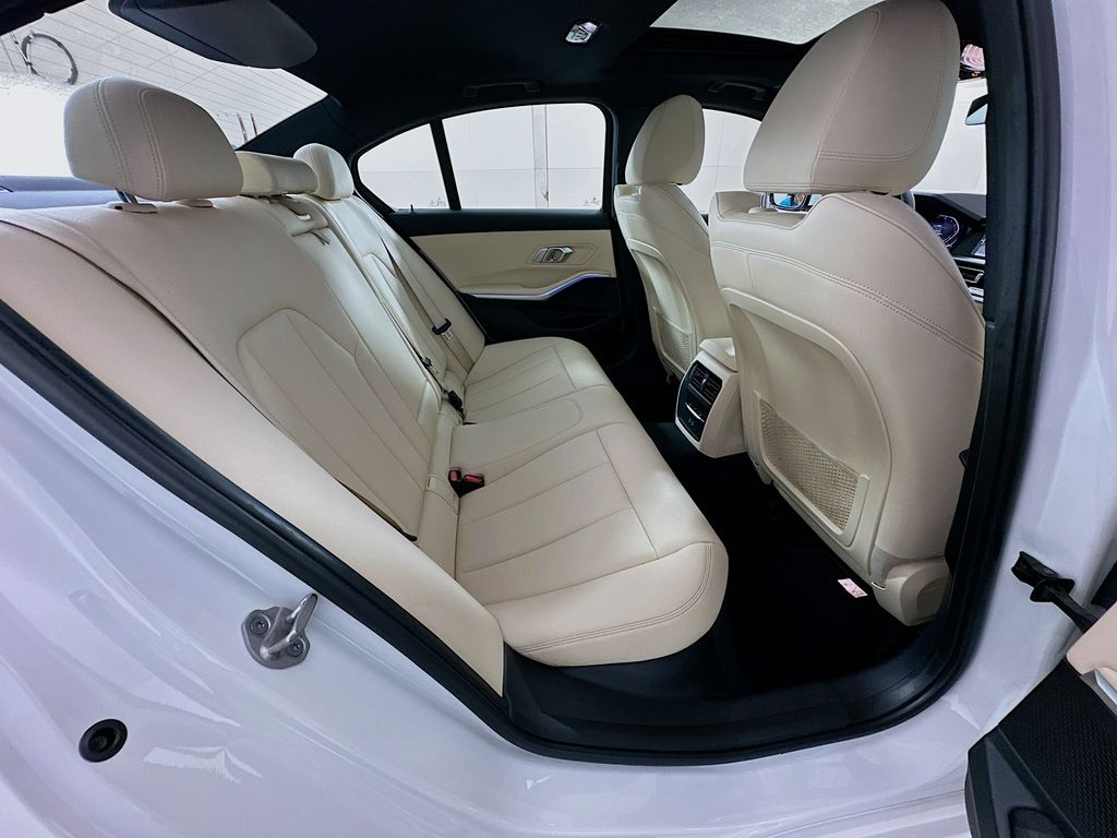 Thumbnail: 2021 BMW 3 Series - 28
