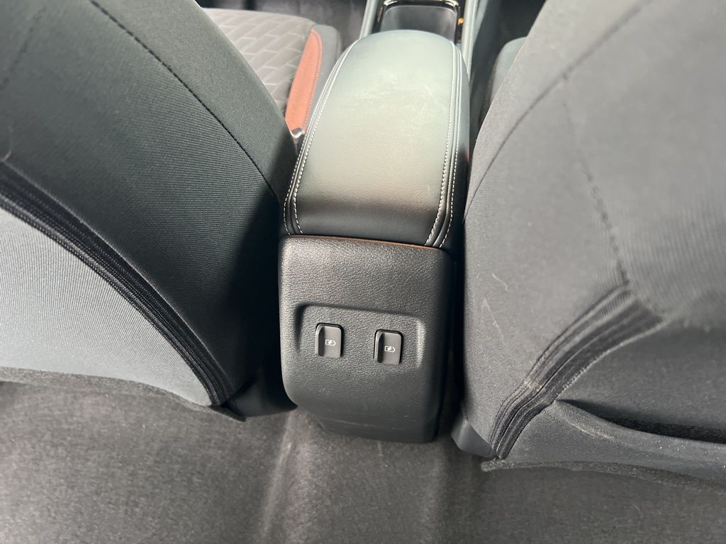 2024 Nissan Kicks SR photo