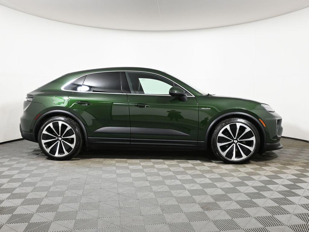 Thumbnail: 2025 Porsche Macan - 8