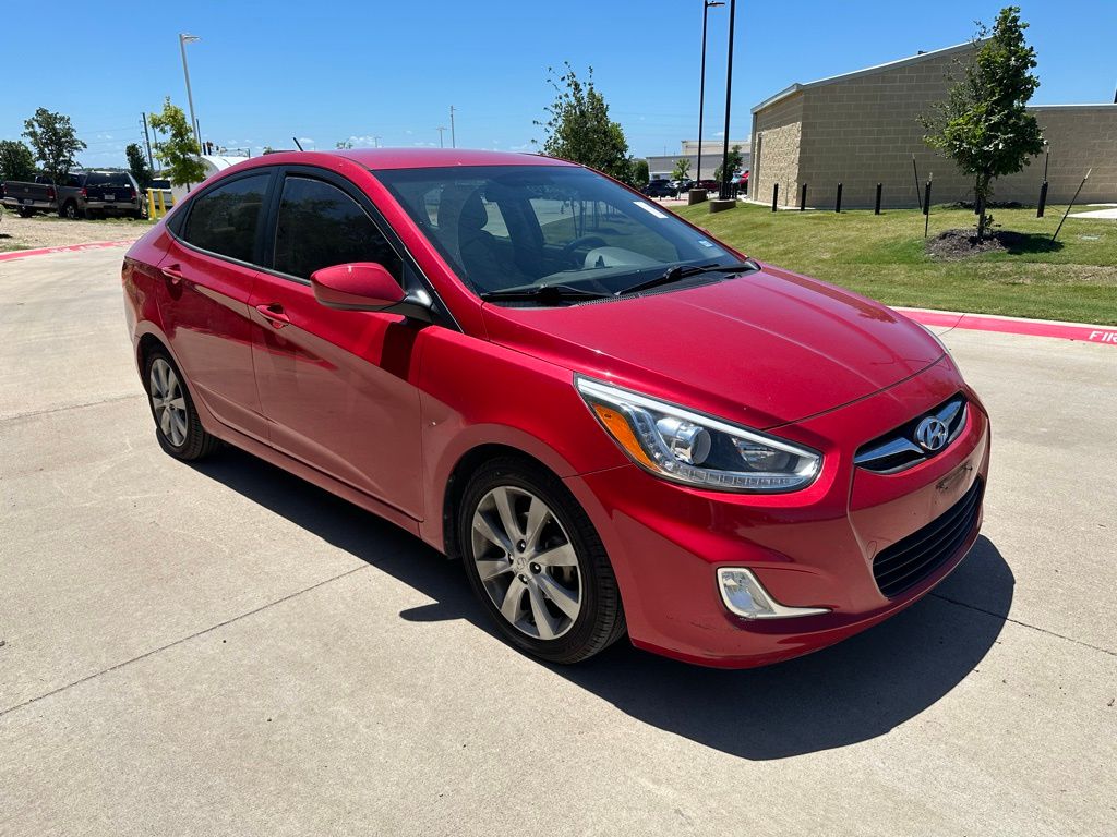 2014 Hyundai Accent GLS 2