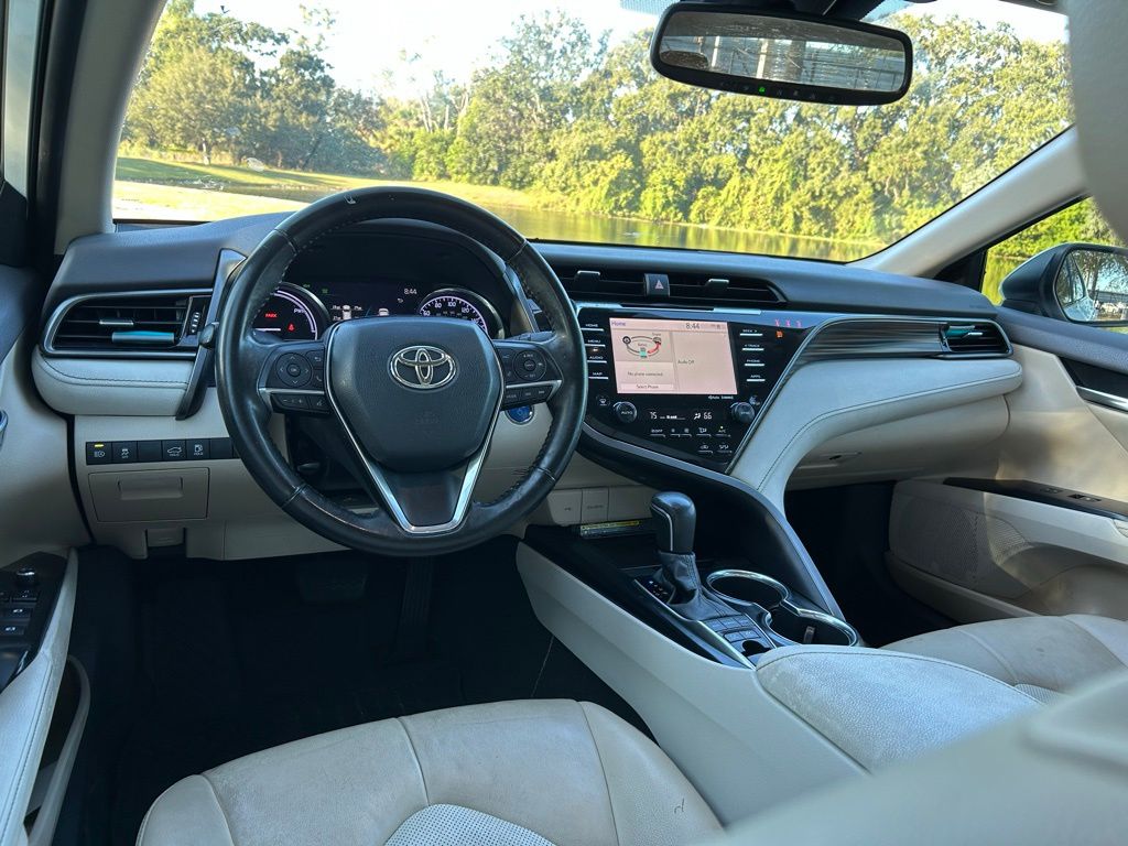 Thumbnail: 2020 Toyota Camry - 11