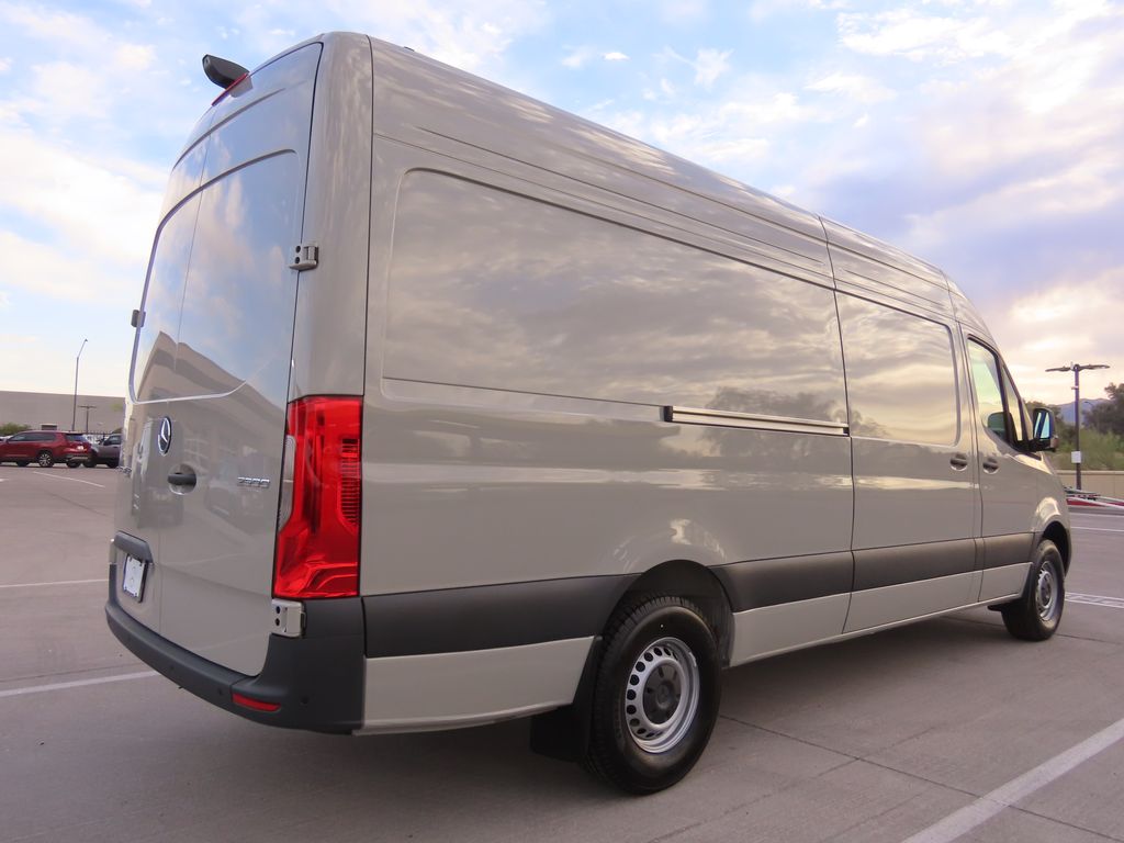 Thumbnail: 2025 Mercedes-Benz Sprinter - 5