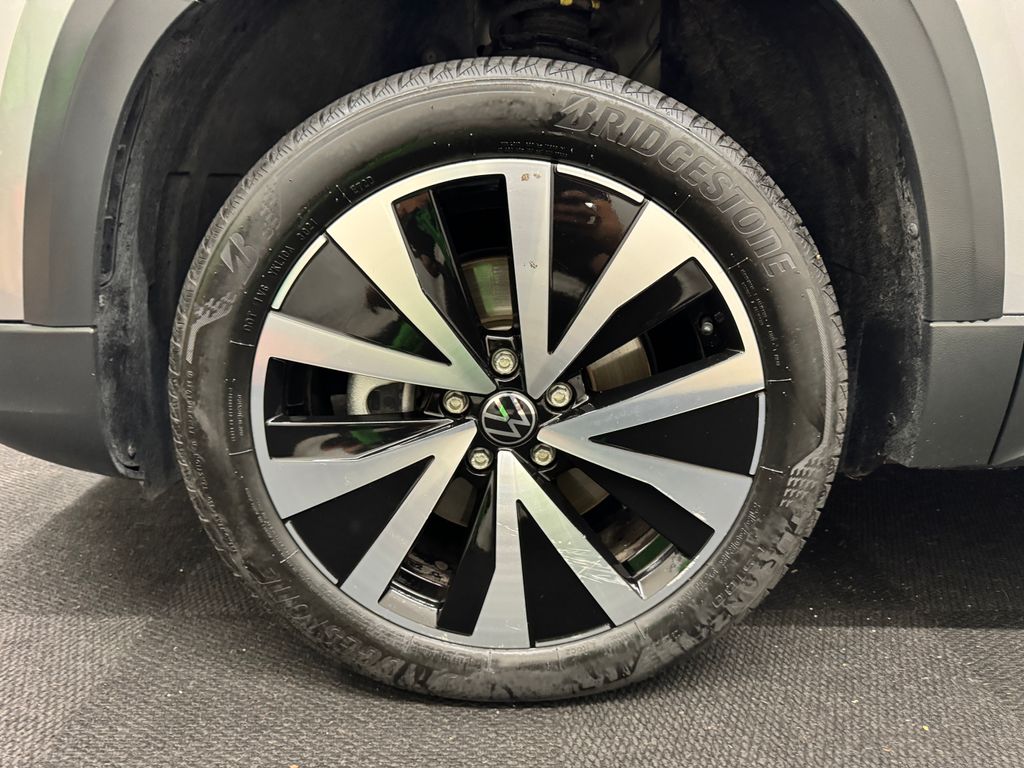 2024 Volkswagen Taos 1.5T SE