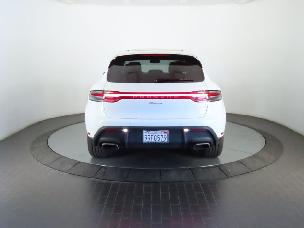 Thumbnail: 2025 Porsche Macan - 6
