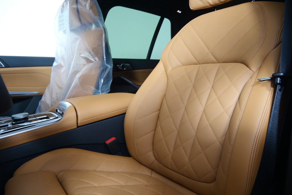 Thumbnail: 2026 BMW X5 - 11